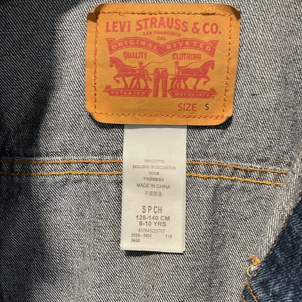 Levi’s Jacket! - Picture 2 of 3